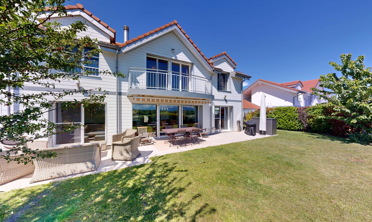 :property_type  à vendre à Vaud Crassier
