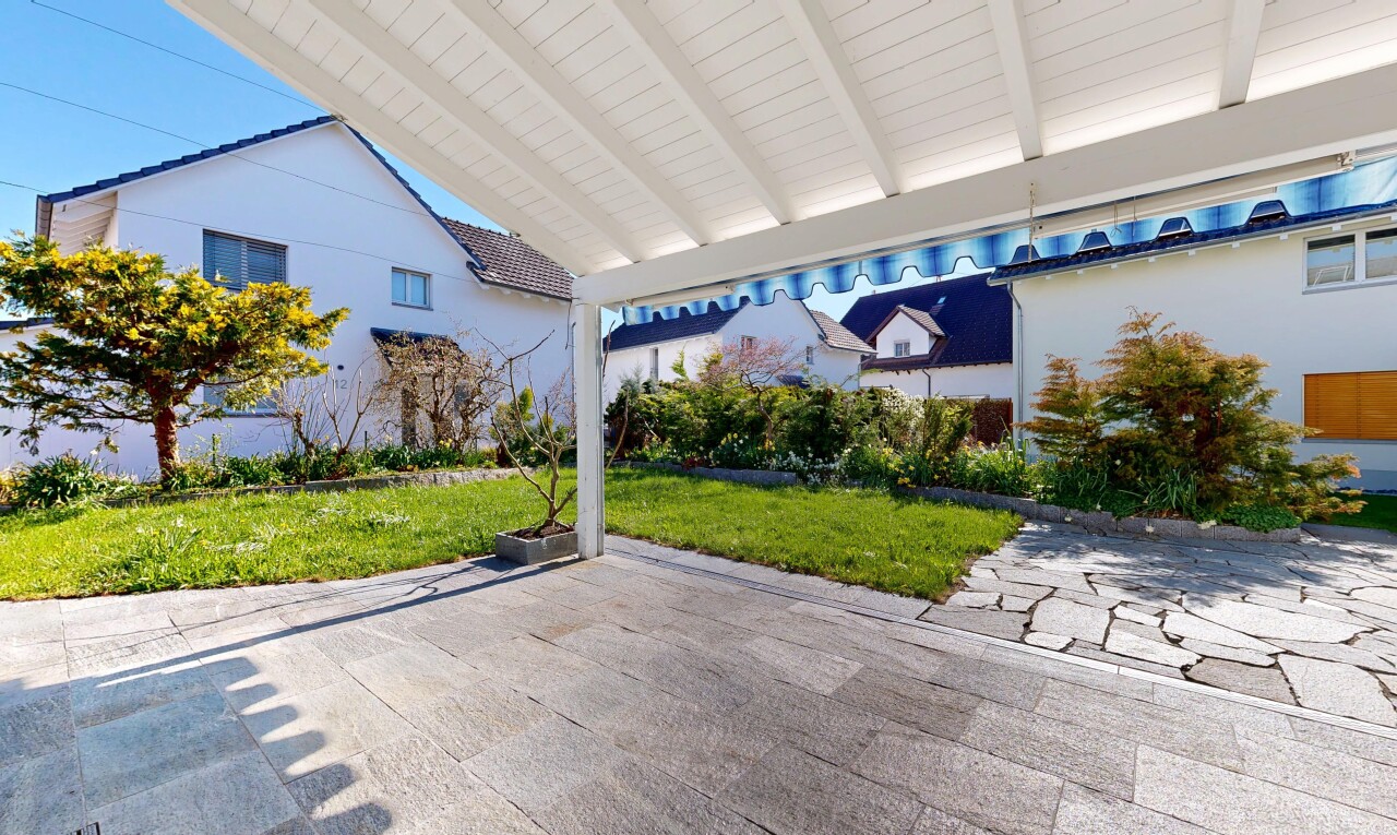 terrasse mit rasen, day time, und terrasse