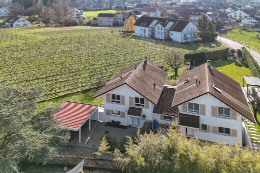 façade avec property visible, vue sur le verger/agriculture, orchard / agricultural view, vue rurale, et rural view