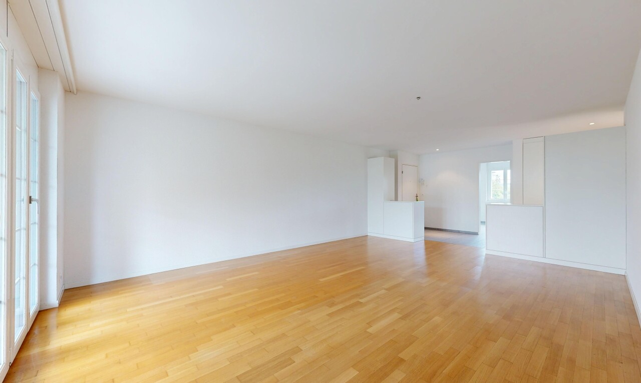 leerer raum mit wood finish floor, holzfußboden, drywall, gipskartonwand, und inside property