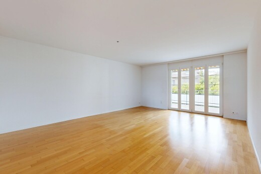 leerer raum mit holzfußboden, wood finish floor, gipskartonwand, drywall, und inside property