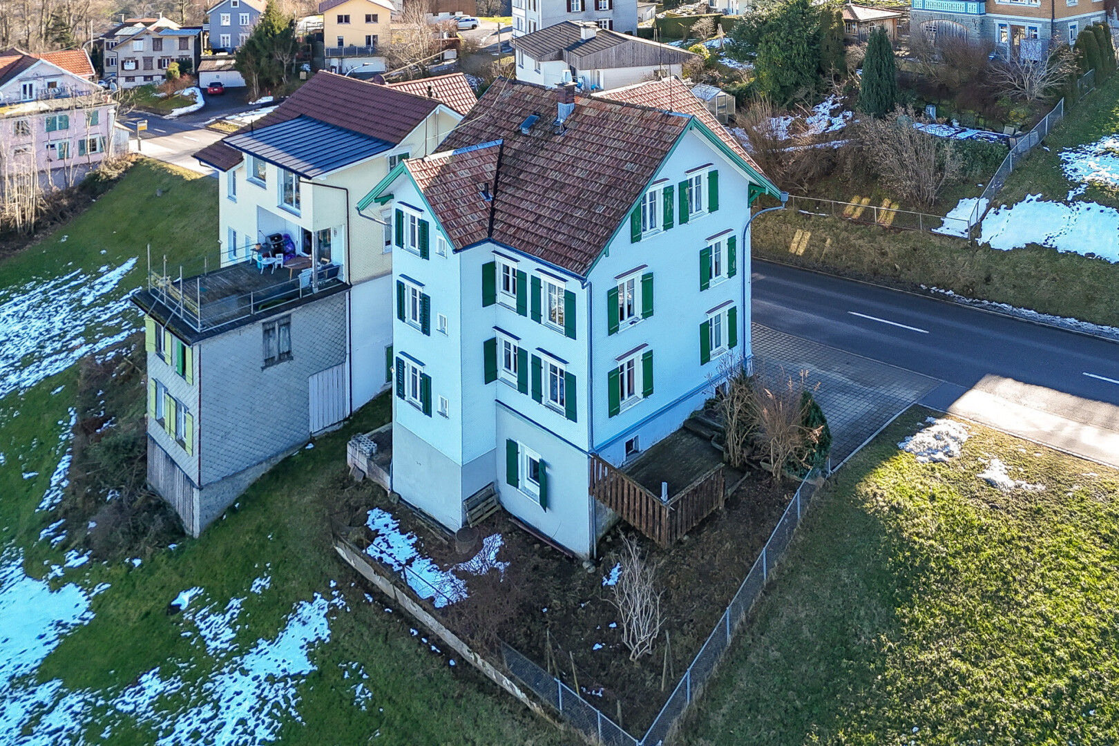 außenansicht mit drone view, stuckverkleidung, wohngebietblick, und residential view