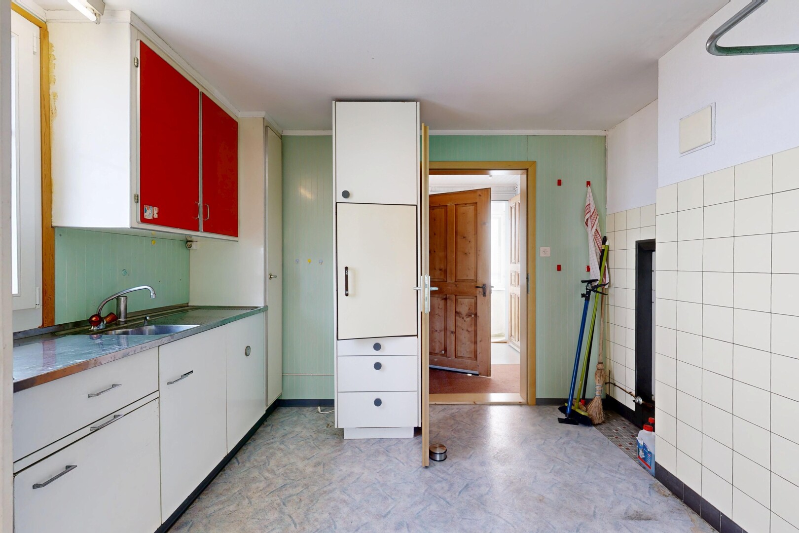 küche mit vinyl floor, vinylboden, inside property, vinyl tile, und light floor