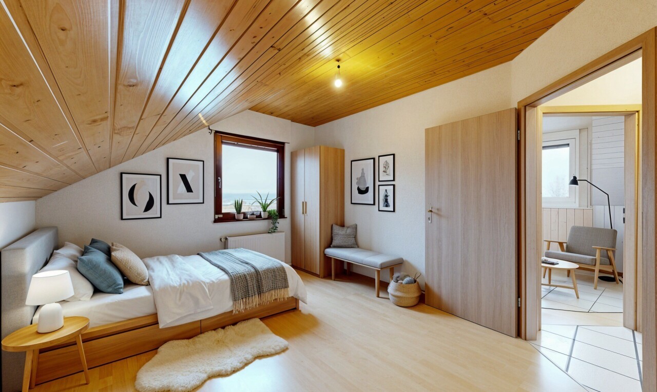 pièce vide avec plafond en bois, wood ceiling, sol en finition bois, wood finish floor, et inside property
