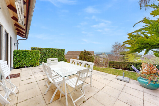 terrasse avec coin repas extérieur, terrasse, from property, et day time