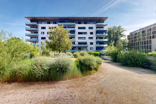 extérieur du bâtiment avec day time, apartment complex view, vue sur le complexe d'appartements, et from community