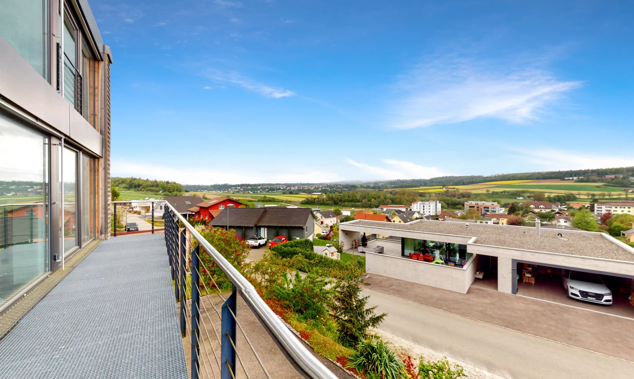 balcon avec terrasse en bois