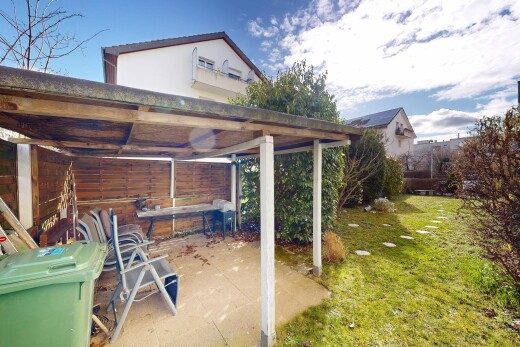 jardin avec pelouse, from property, day time, et terrasse