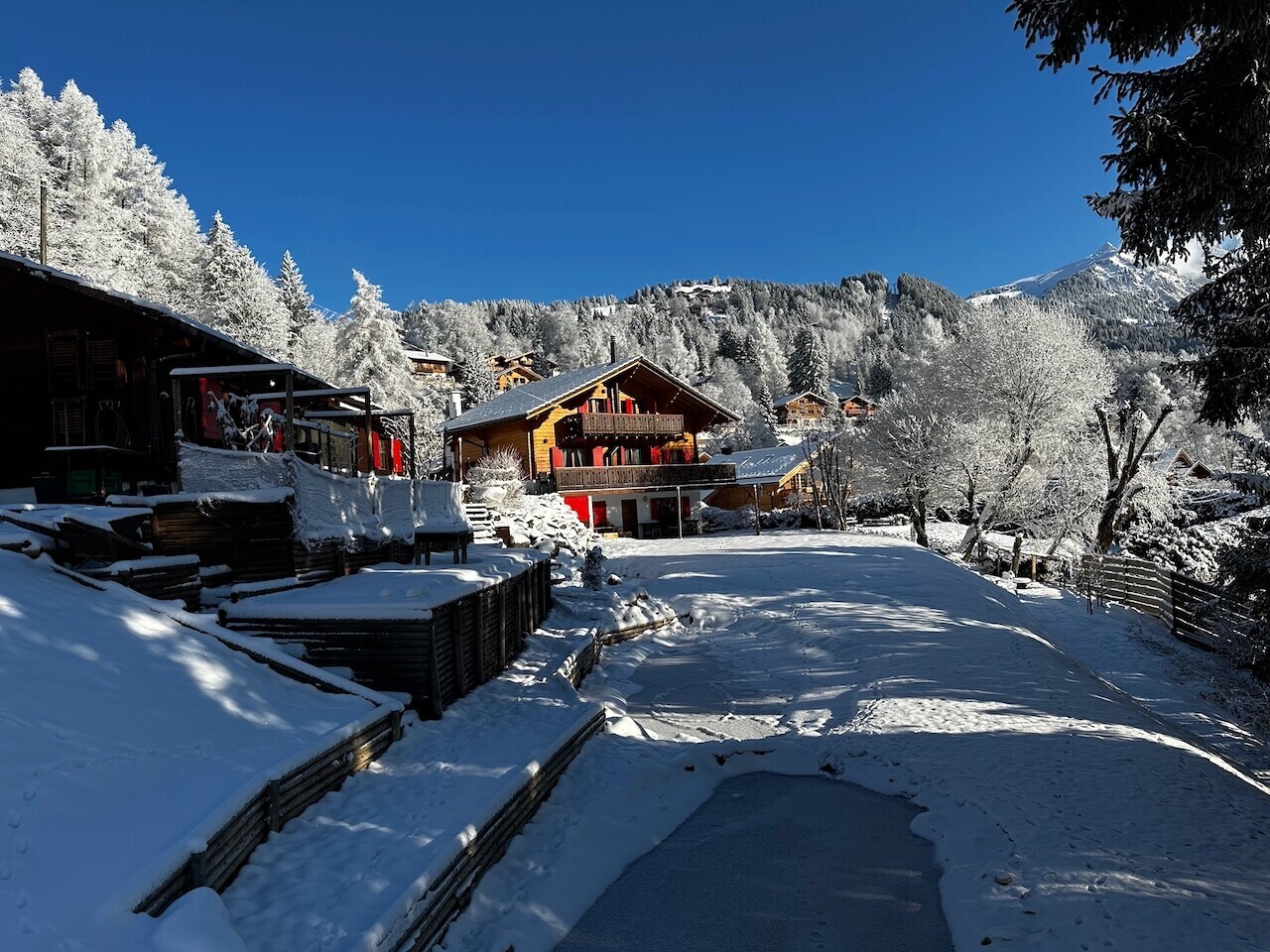 vue sur la montagne avec day time, snow, vue sur la montagne, et mountain view