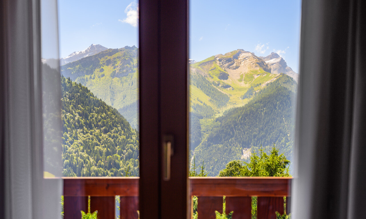 blick auf die berge mit inside property, blick auf die berge, und mountain view
