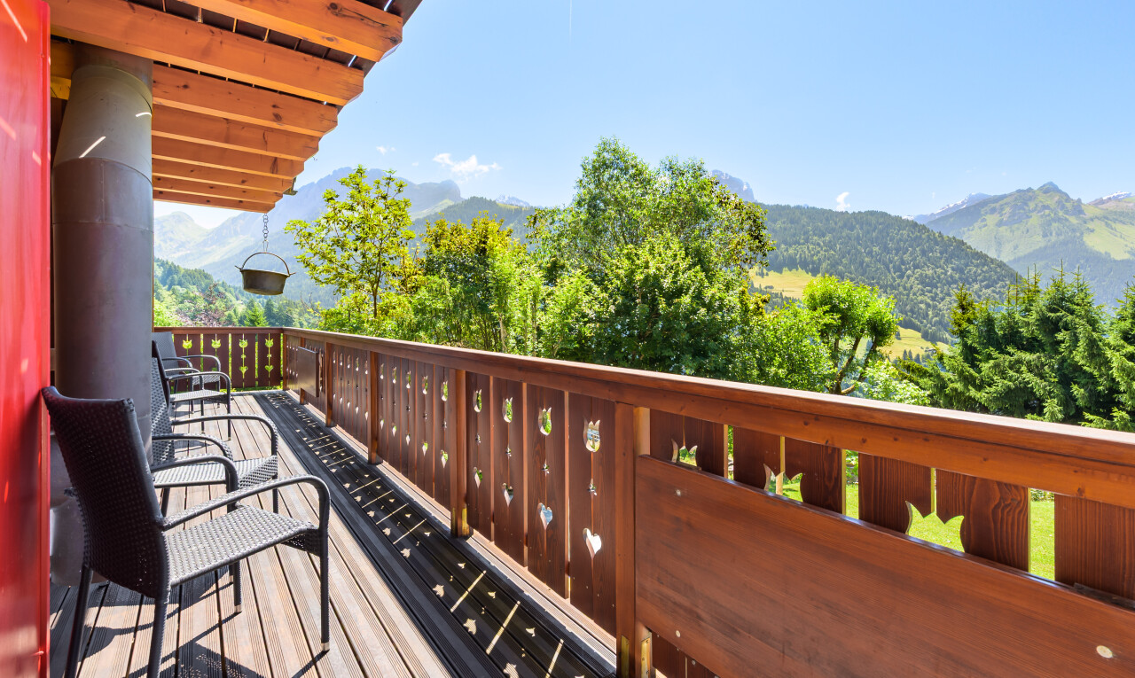 balcon avec vue sur la montagne, mountain view, from property, et day time