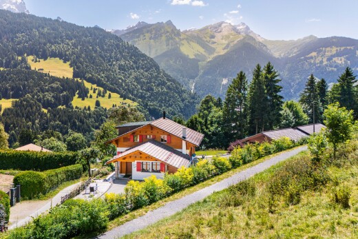 vue sur la montagne avec property visible, day time, mountain view, et vue sur la montagne