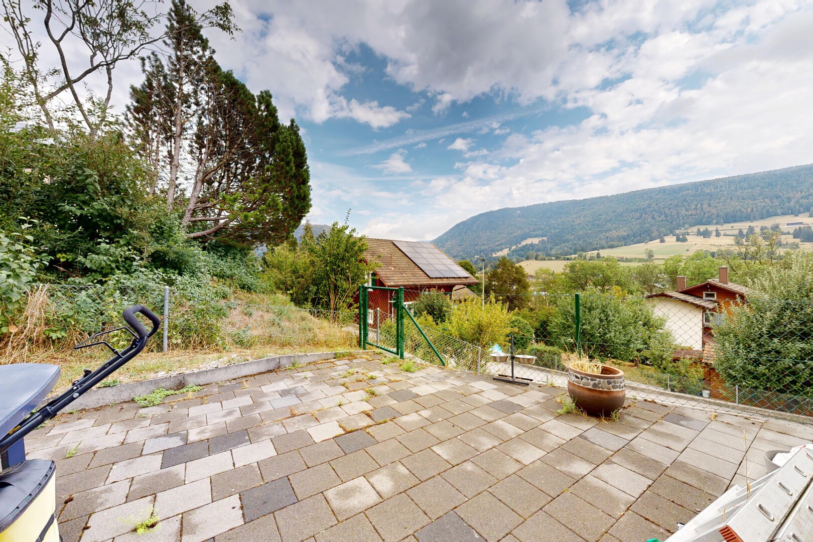 terrasse mit from property, terrasse, view focus, day time, und tor