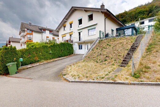 façade avec escaliers, overcast, allée, cheminée, et bardage en stuc