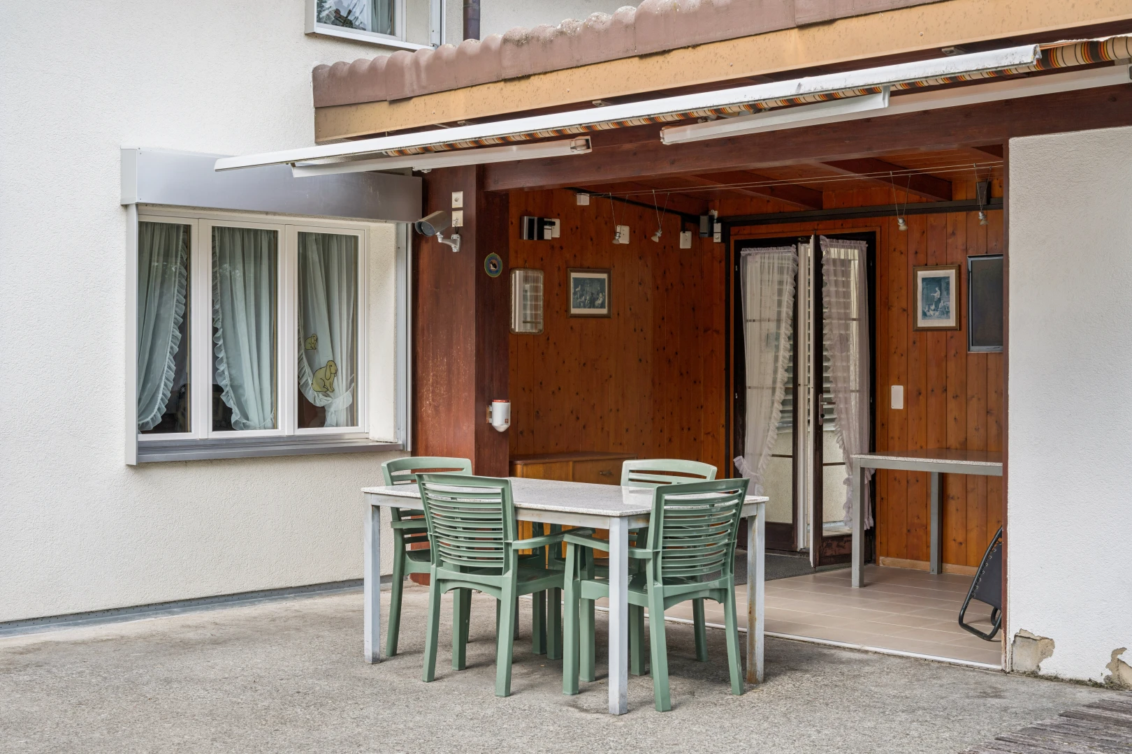 terrasse mit essbereich im freien und terrasse