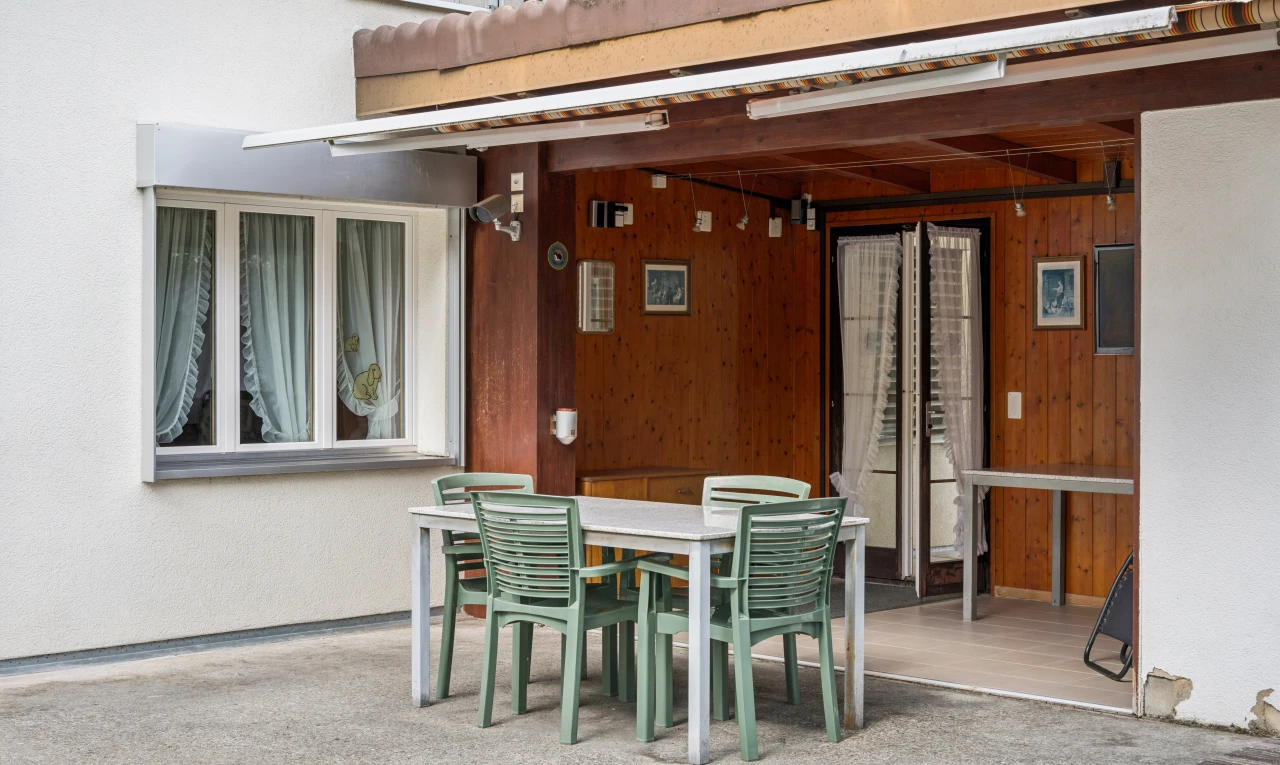 terrasse mit essbereich im freien und terrasse
