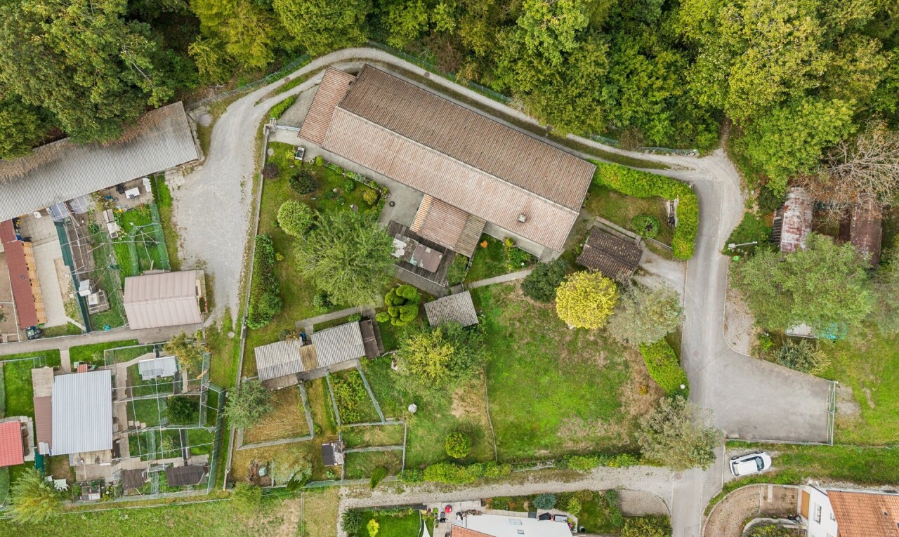 lage auf der karte mit aerial map