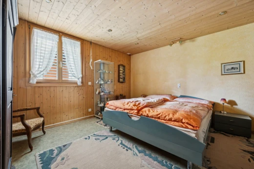 zimmer / schlafzimmer mit dated wood wall, wood wall, holzwand, wood ceiling, und holzdecke