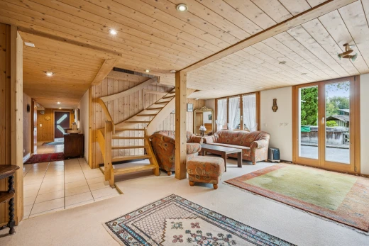 treppe mit außenzugang, einbauleuchten, treppen, wood ceiling, und holzdecke