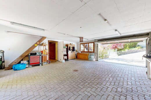 parking avec inside property
