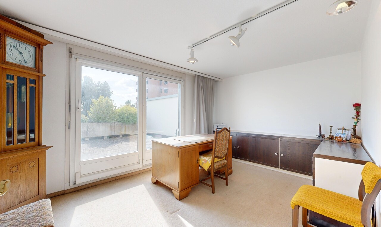 büro mit deckenbeleuchtung, track lighting, gipskartonwand, drywall, und light floor