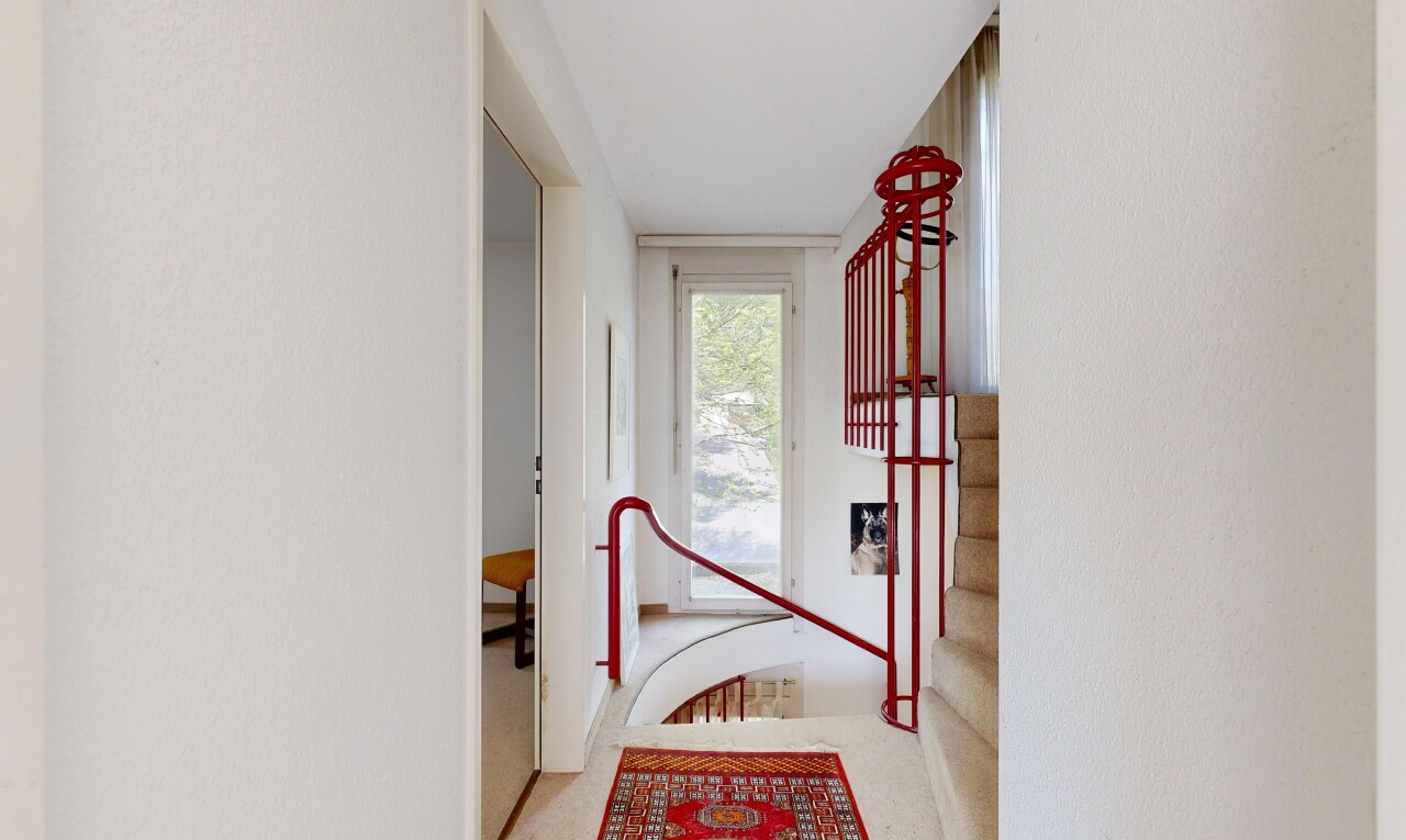 halle / korridor mit inside property, gipskartonwand, drywall, treppen, und natürliches licht