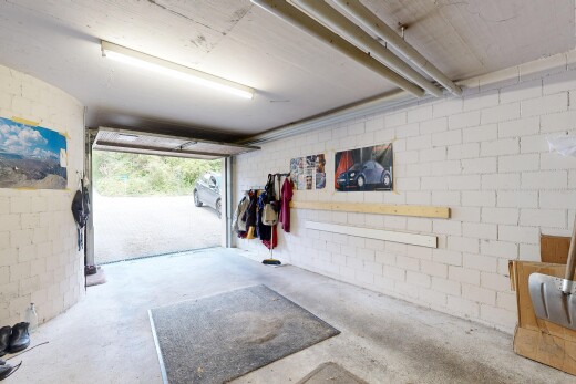 parking avec inside property