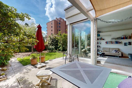extérieur du bâtiment avec day time et from property