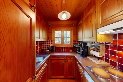 cuisine avec arched cabinets, armoires en arc, dosseret, backsplash, et raised cabinets