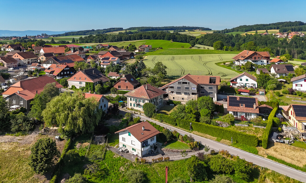 außenansicht mit day time, residential view, wohngebietblick, und aerial view