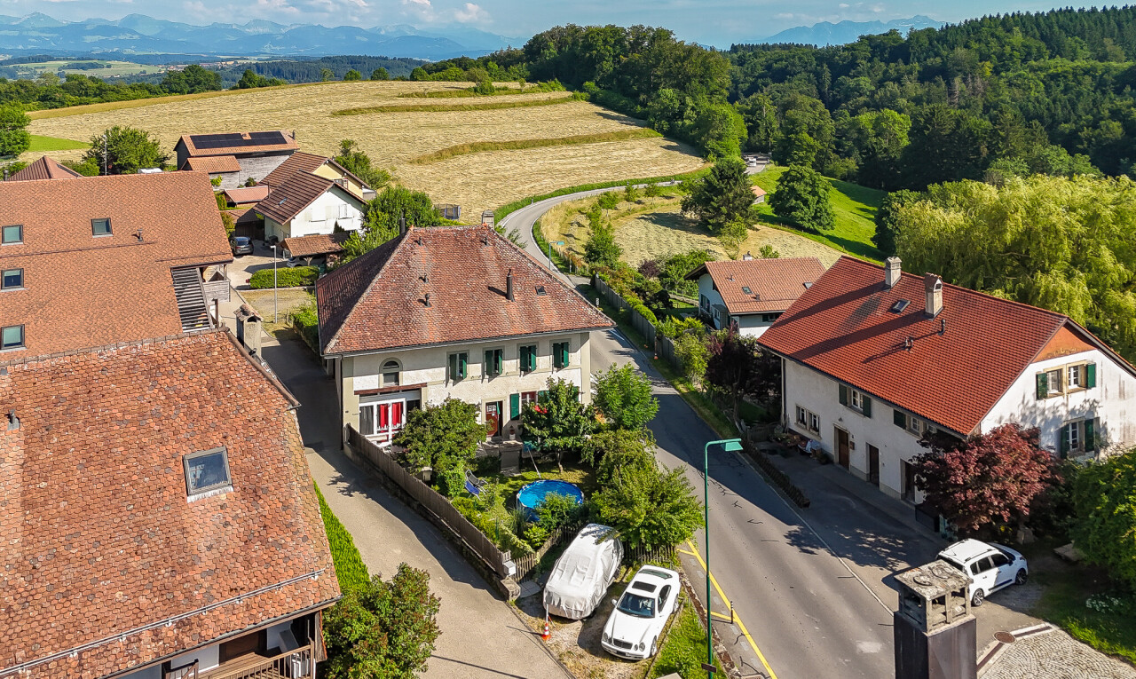 außenansicht mit day time und property visible