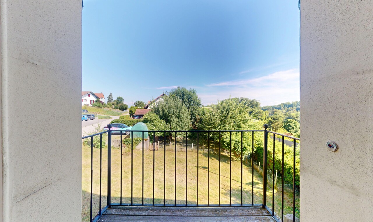 balkon mit balkon, from property, und day time