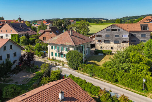 façade avec day time, residential view, et vue résidentielle
