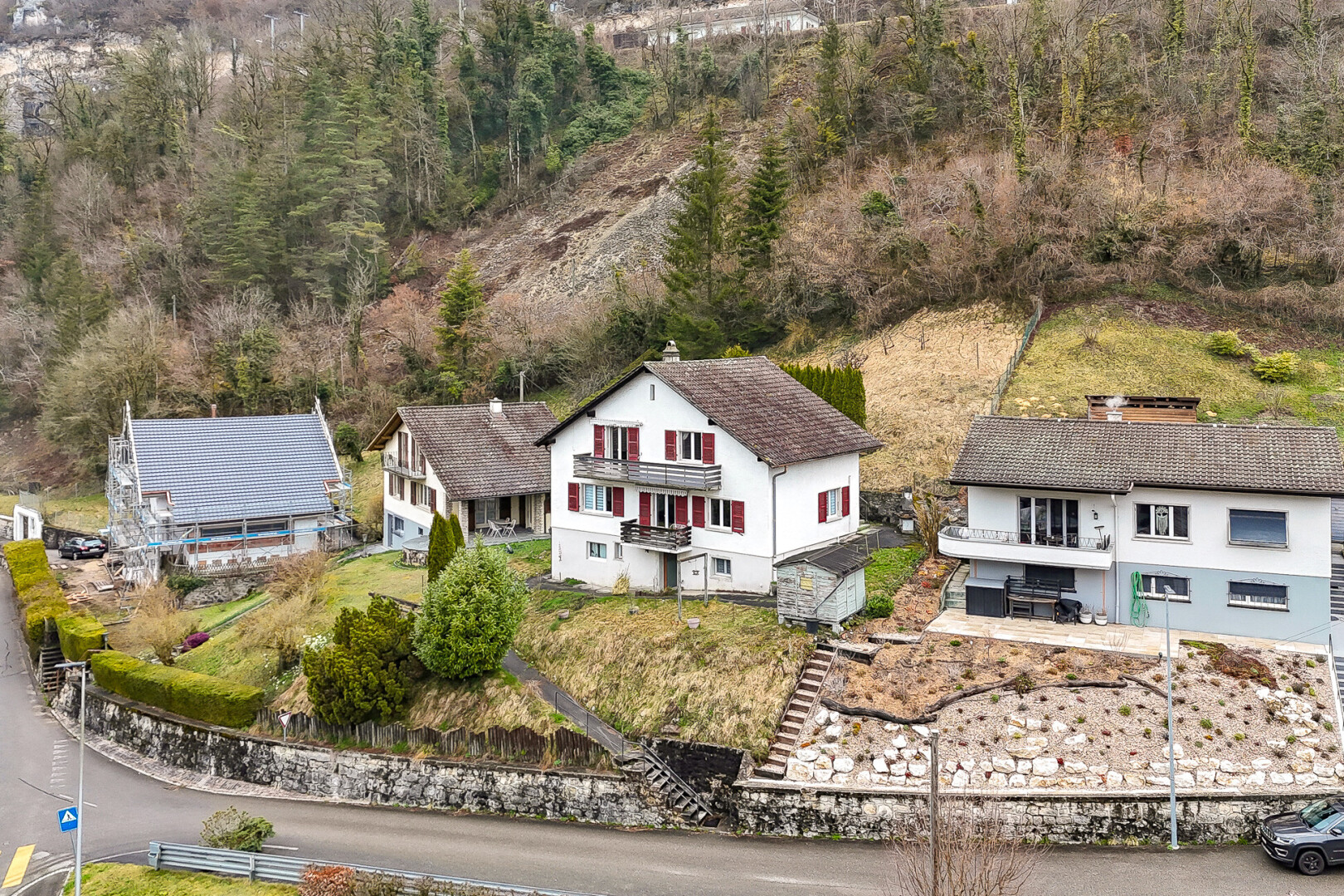 façade avec property visible et terrain vierge
