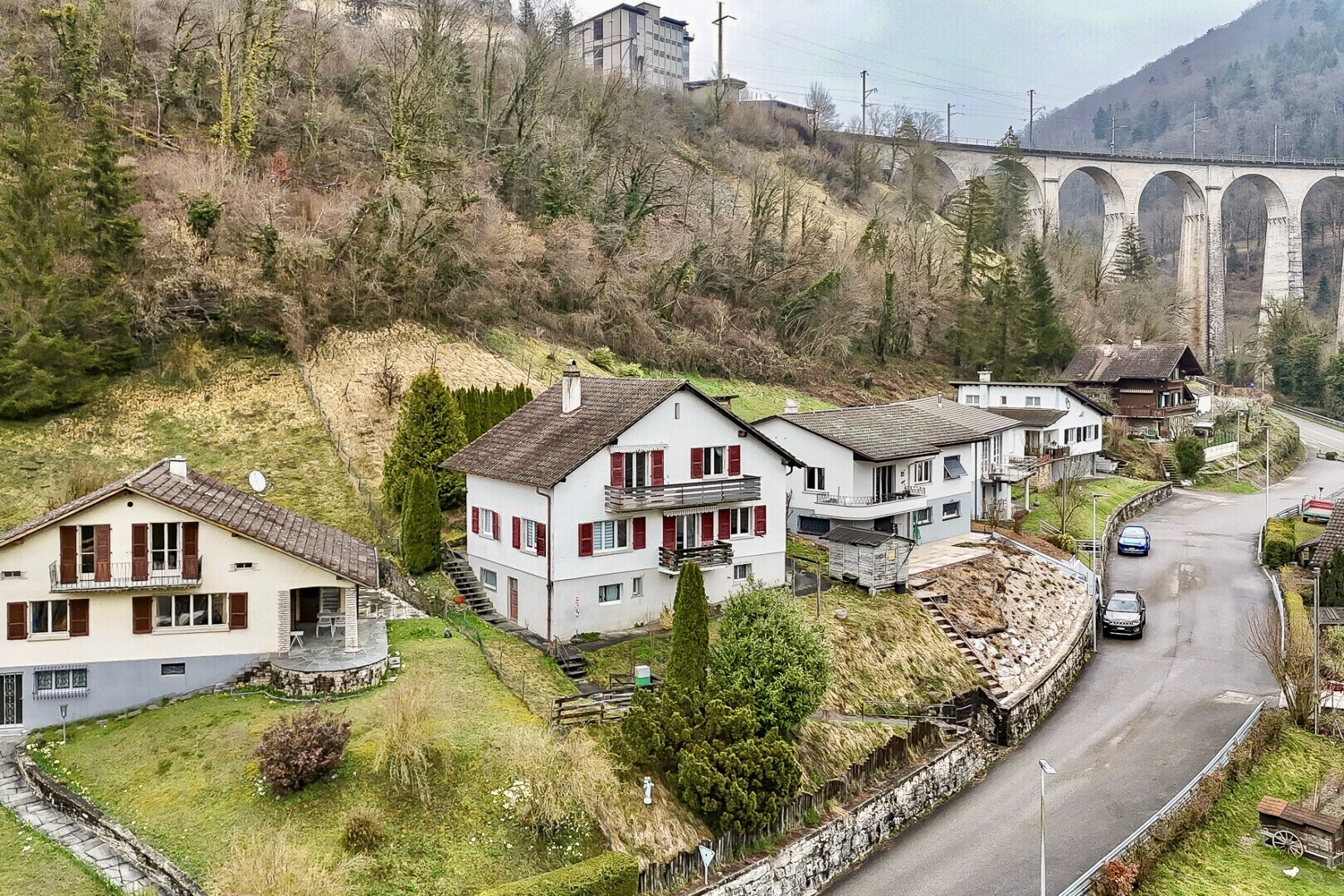 façade avec property visible, vue sur la montagne, et mountain view