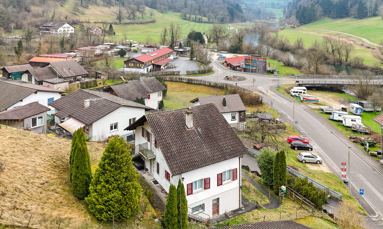 façade avec residential view et vue résidentielle