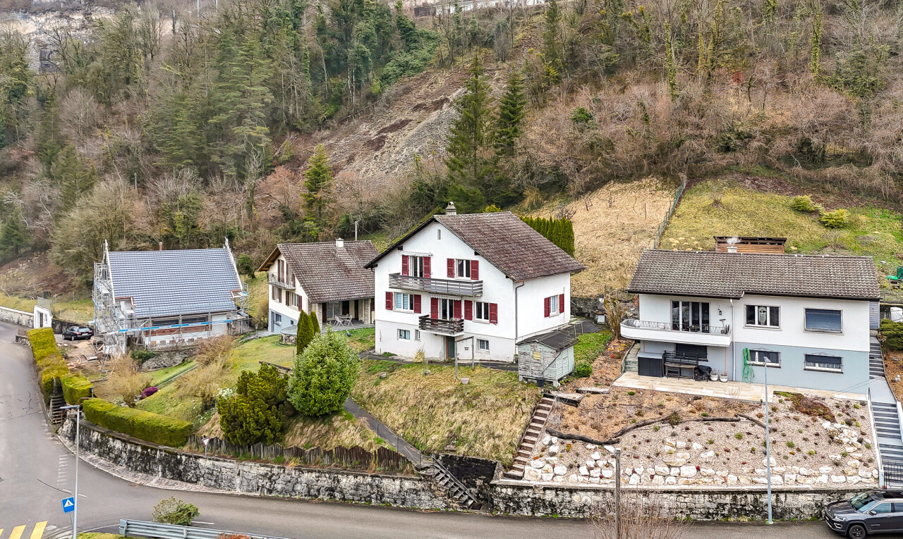 façade avec property visible et terrain vierge