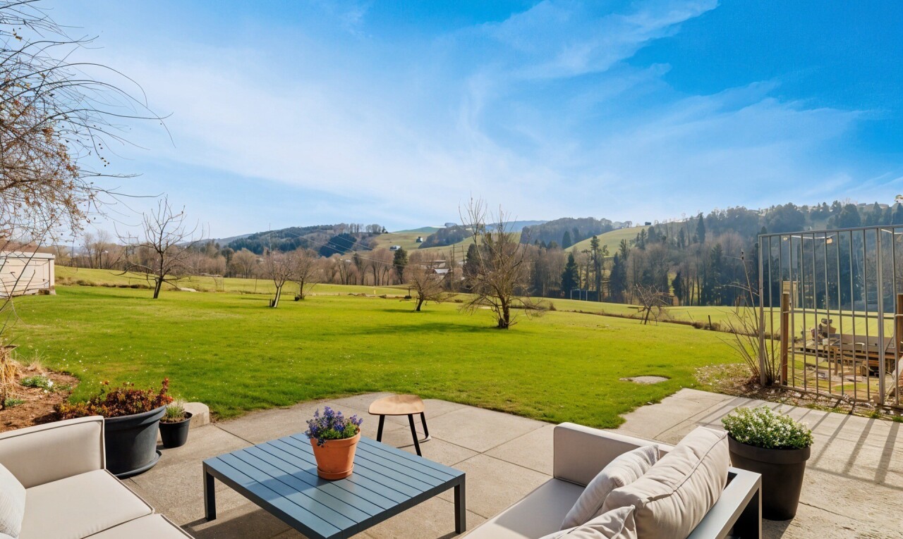 terrasse mit wohnraum im freien, from property, terrasse, day time, und rasen
