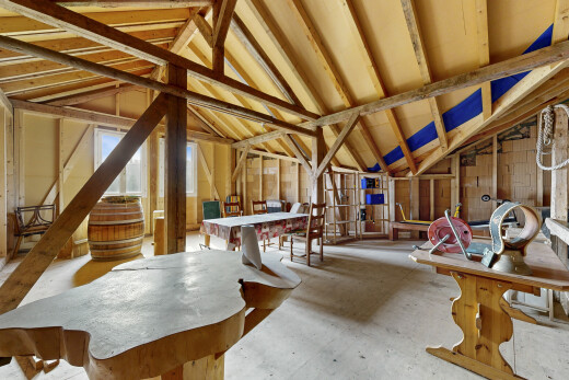 salle à manger avec plafond voûté, vaulted ceiling, inside property, plafond cathédrale, et cathedral ceiling