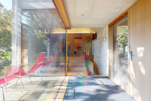 rezeption / lobby mit natural light und concrete wall