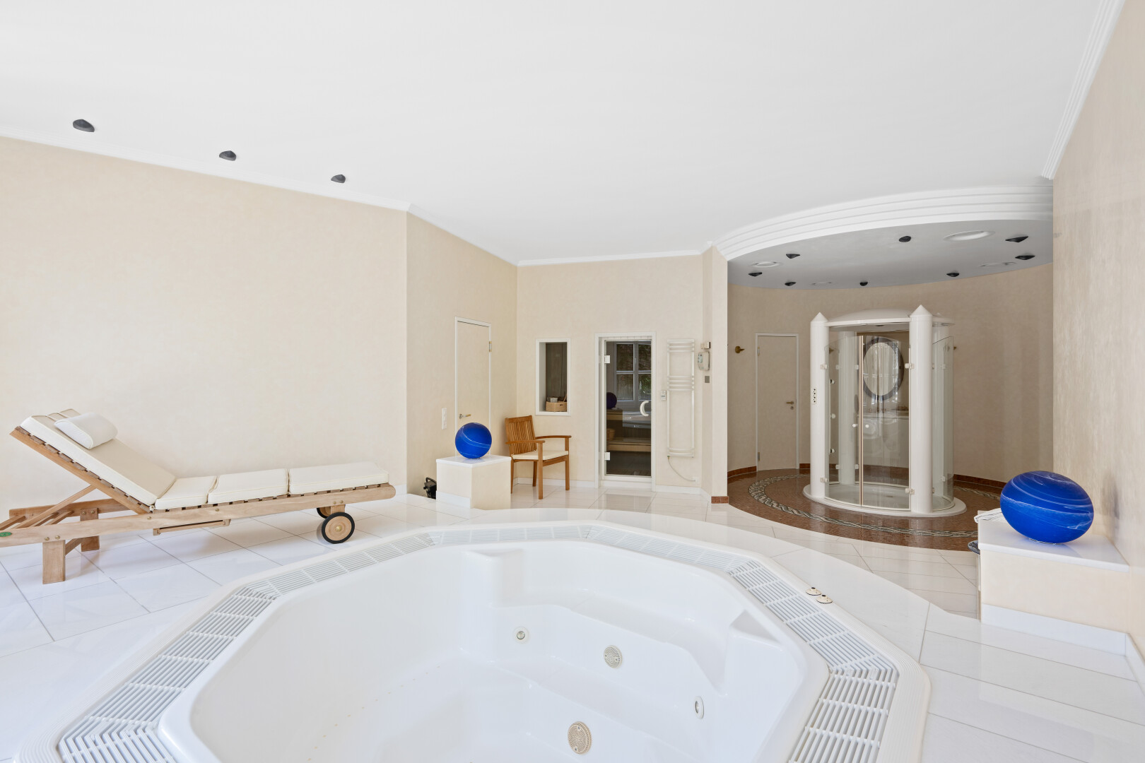 bad mit bad, komplettes badezimmer, inside property, drywall, und gipskartonwand