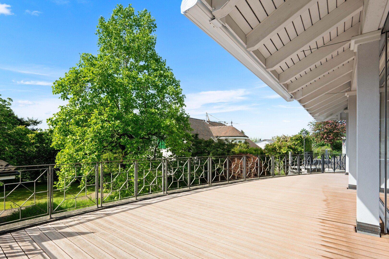 terrasse mit from property, day time, und deck