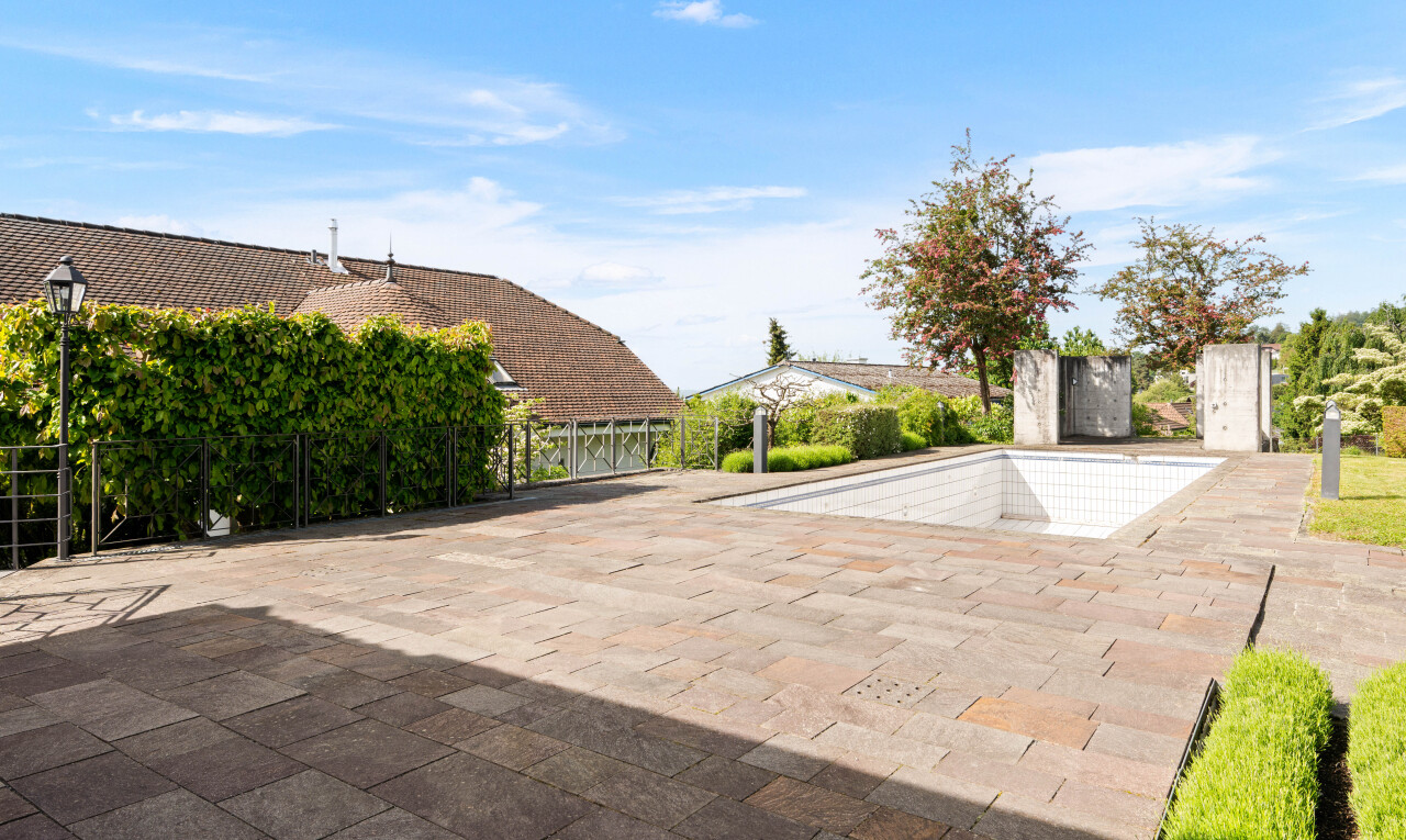 terrasse avec from property, day time, et clôture