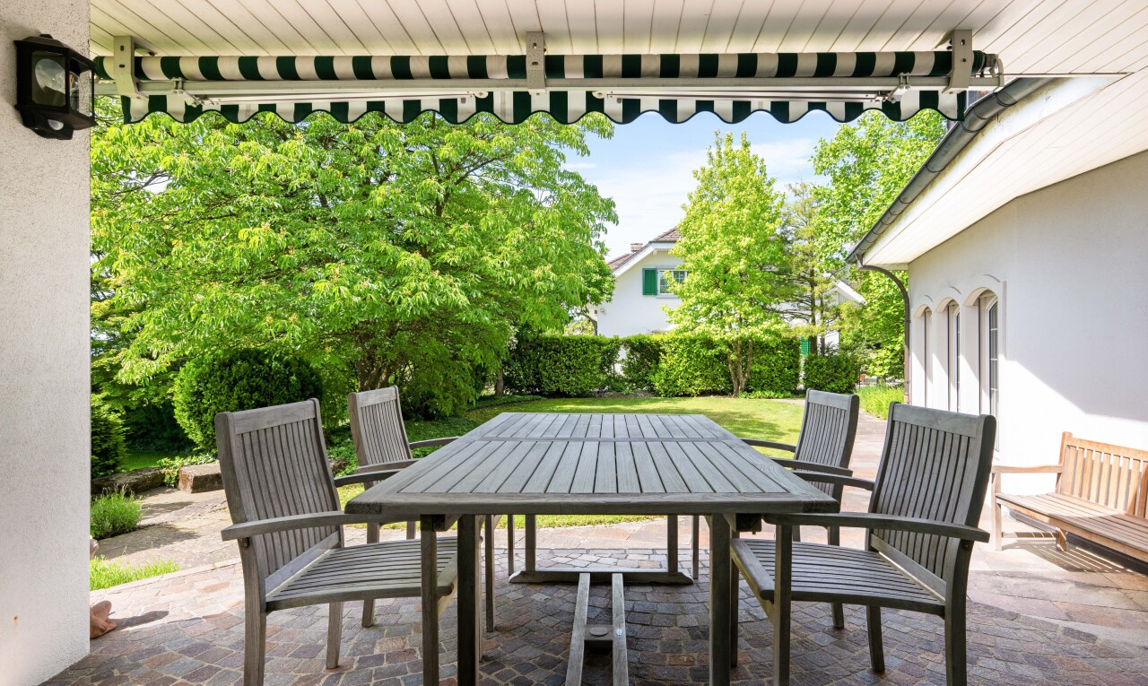 terrasse mit terrasse, essbereich im freien, day time, markise, und from property