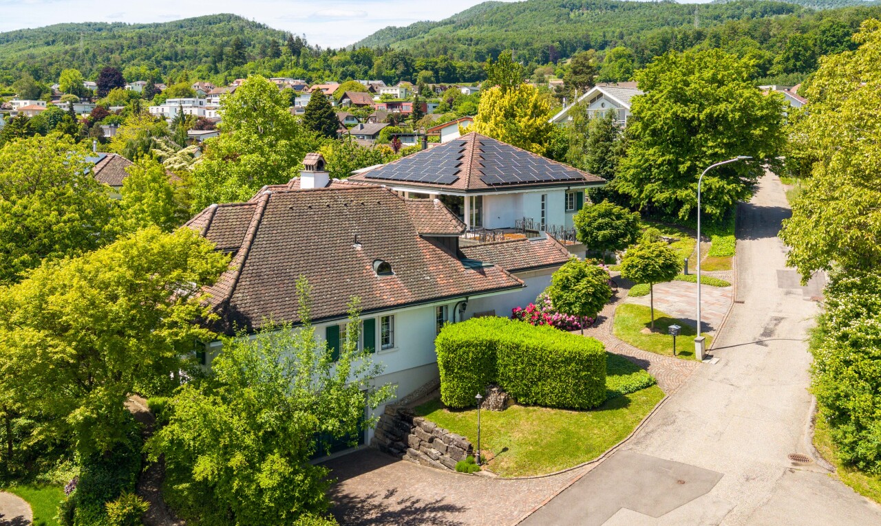 garten mit day time, forest view, waldblick, und property visible