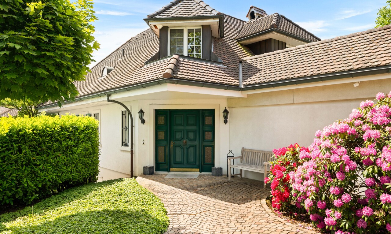 außenansicht mit stuckverkleidung, from property, und day time