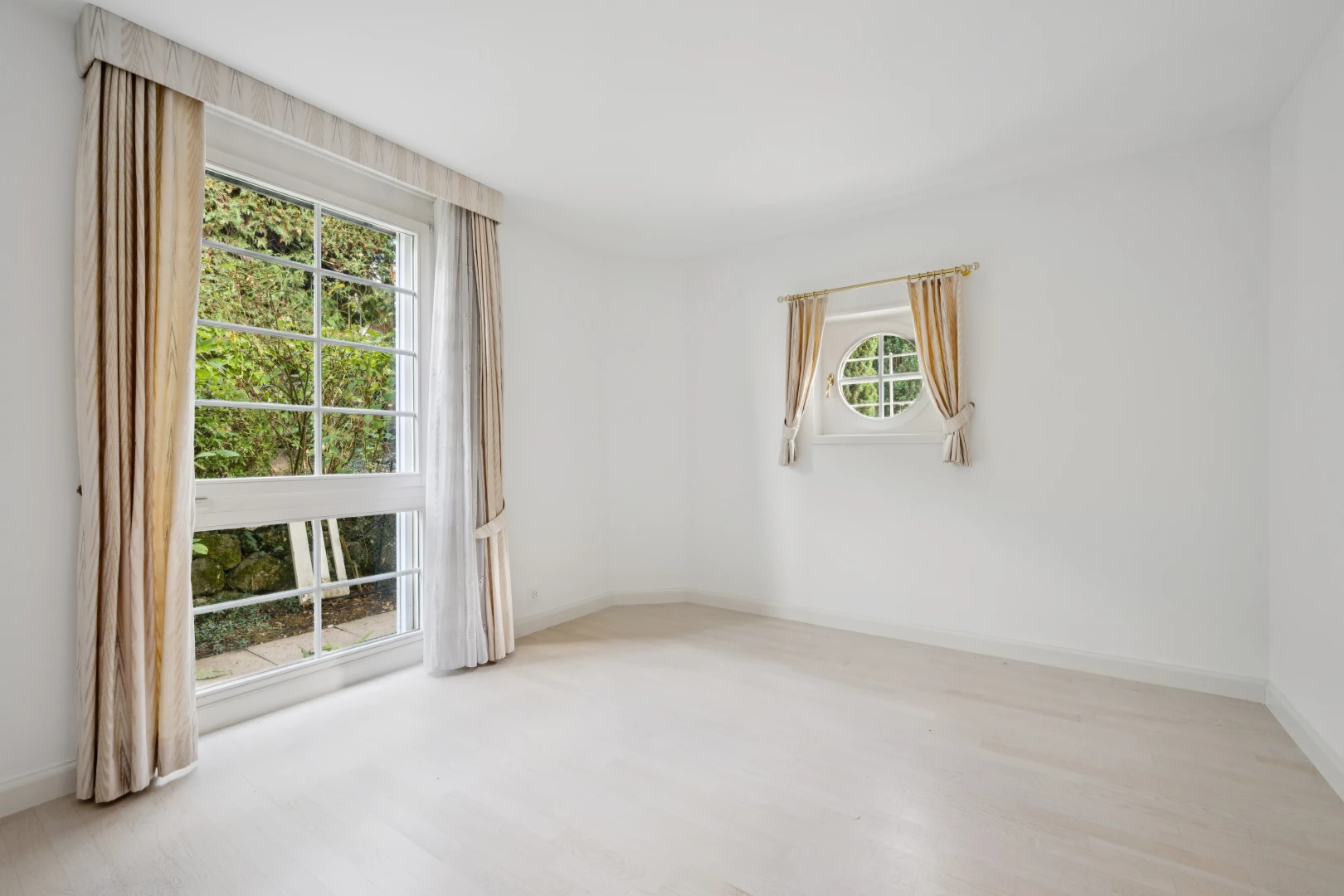 leerer raum mit gipskartonwand, drywall, inside property, sockelleisten, und baseboards wall
