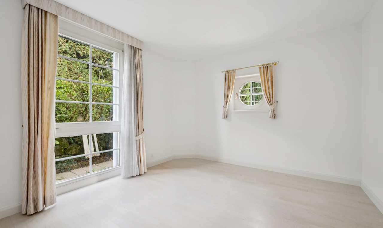 leerer raum mit gipskartonwand, drywall, inside property, sockelleisten, und baseboards wall