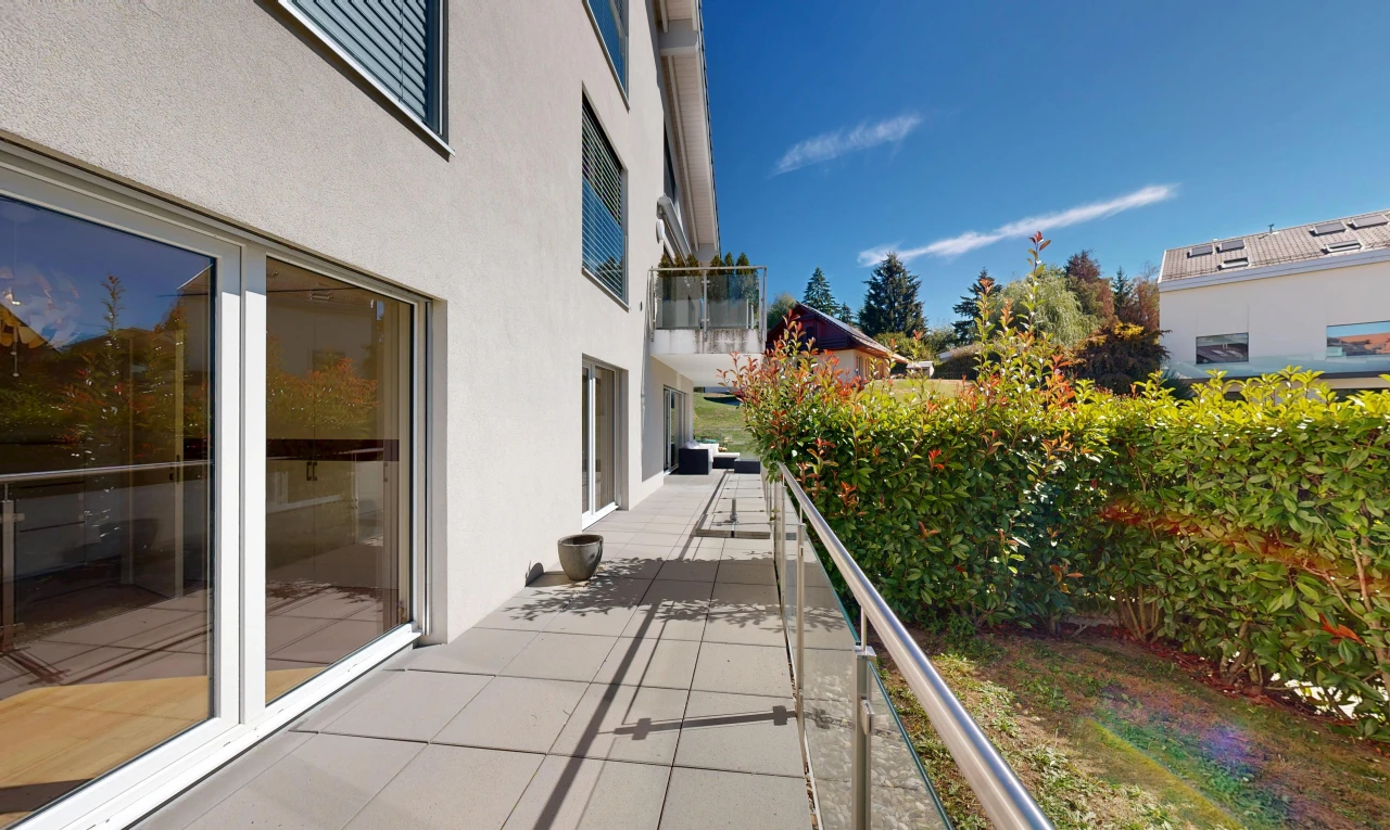 balcon avec balcon, from property, et day time
