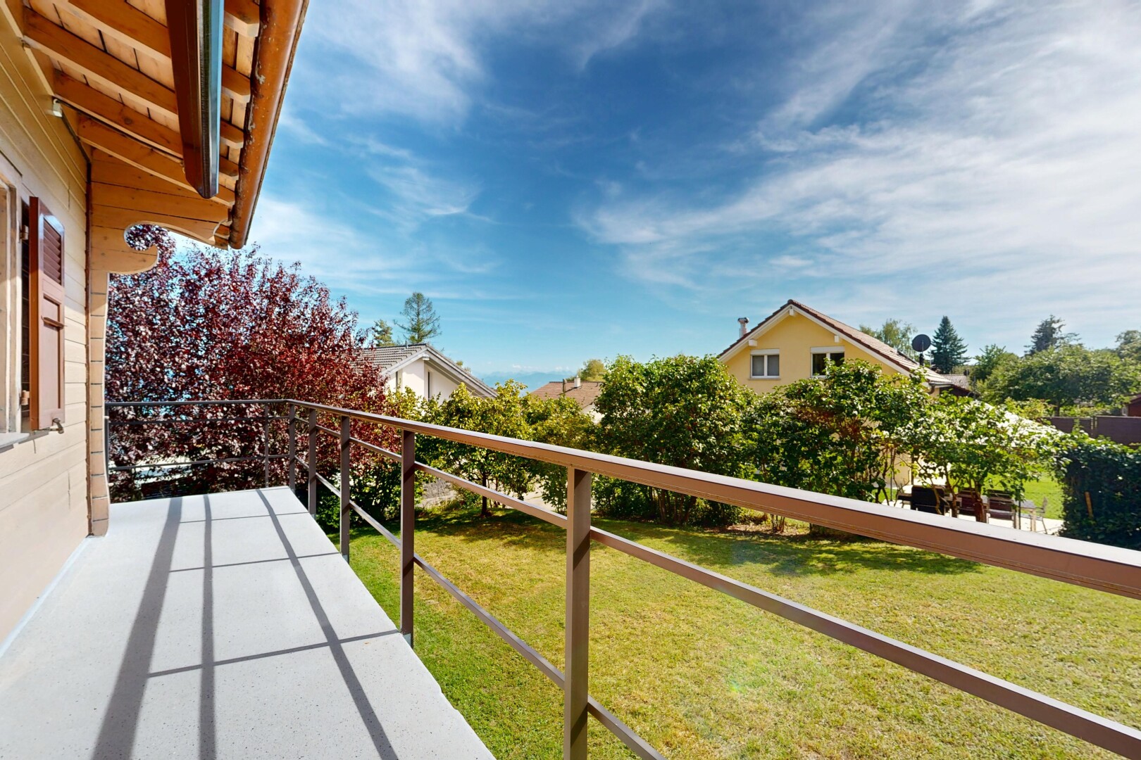 balcon avec balcon, from property, et day time